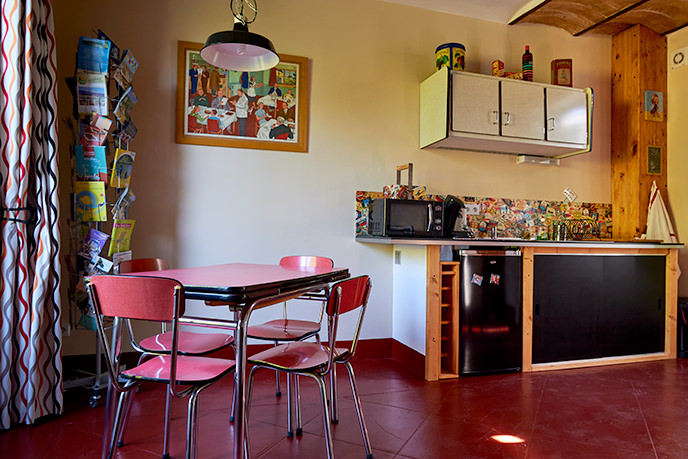 gite-les-pres-cuisine-pop-formica